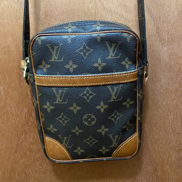 Authentic Louis Vuitton Danube PM Monogram Crossbody Bag - Picture 3 of 17